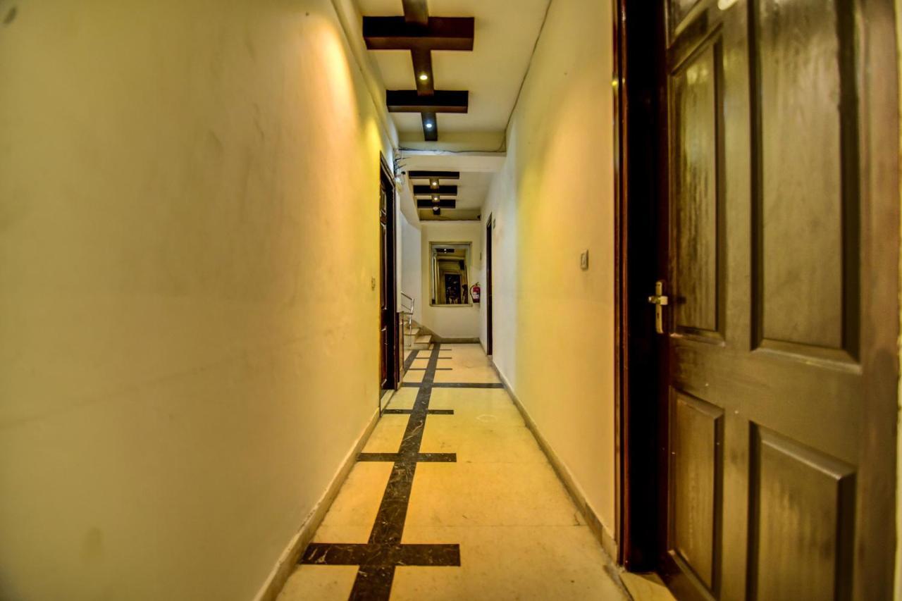 Oyo Hotel Asko International Near Gurudwara Shri Bangla Sahib Nova Deli Exterior foto